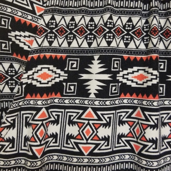 Connection 18 Elastic Joggers. Size small - Picture 4 of 5